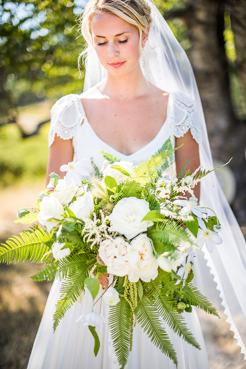 Montana Wedding Flowers / Bridal Bouquet / Photography: Marianne Wiest Photography / Coordination & Styling: Joyce Walkup / Videography: Britney Paige Cinematography / Flower & Design: Beargrass Gardens Florals & Events / Dress: Rue de Seine Bridal 