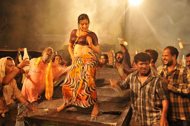 Pooja Gandhi Navel Show In Saree