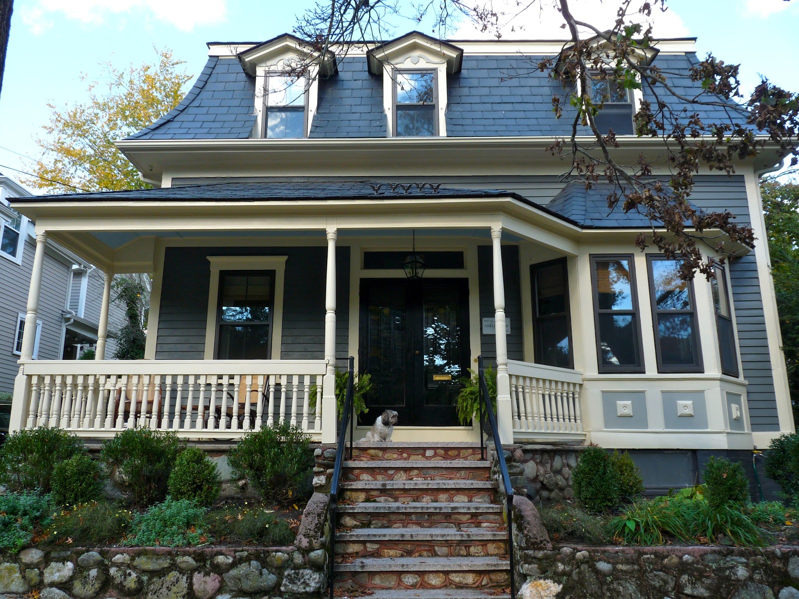 Hazardous Design: Our New Old House: Exterior Revealed!