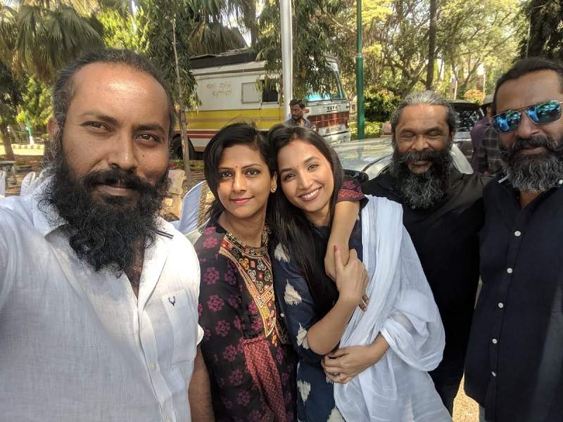 Cast of KGF at KGF Chapter 2 shooting