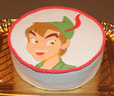 tarta fondant, pasta de azucar, tartas personalizadas, dibujos animados, disney, peter pan, cumpleaños, infantil, sorpresa niños