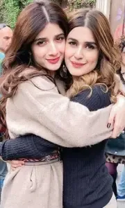 Kubra Khan Pic with mawra hocane