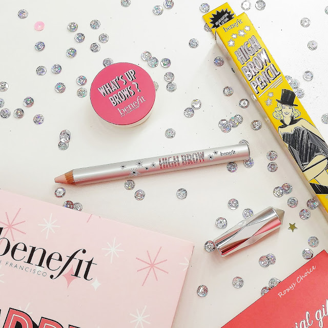 Фото High Brow Glow Подсвечивающий карандаш под бровь Benefit