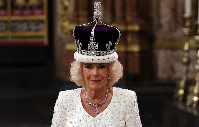 Princess Charlotte tira, Princess of Wales tiara, Princess Charlene, Queen Mary tiara, The St Edward's Crown