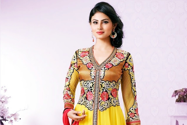 Mouni-Roy-HD-Wallpapers