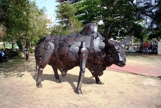 Toro, escultura