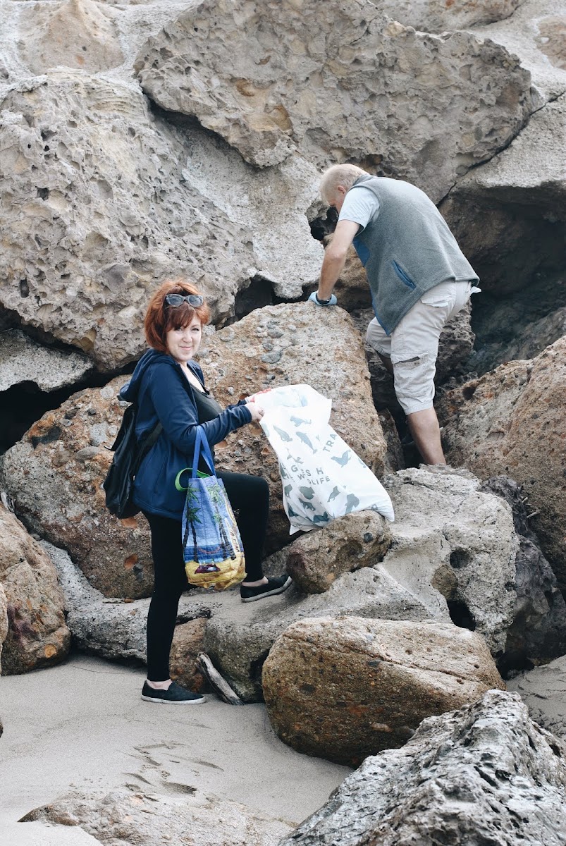 Off the Grid in the City - Coastal Clean Up Day - Heal the Bay