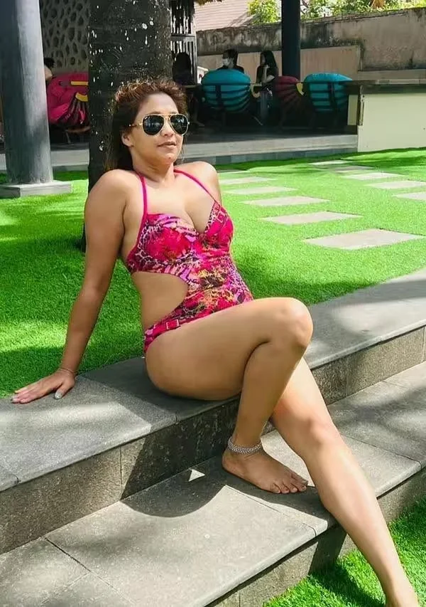 Amrapali Gupta bikini indian tv actress