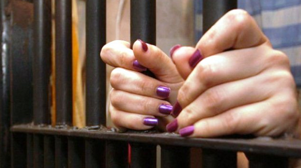 Mulher com Mandado de Prisão em aberto é presa em Limoeiro