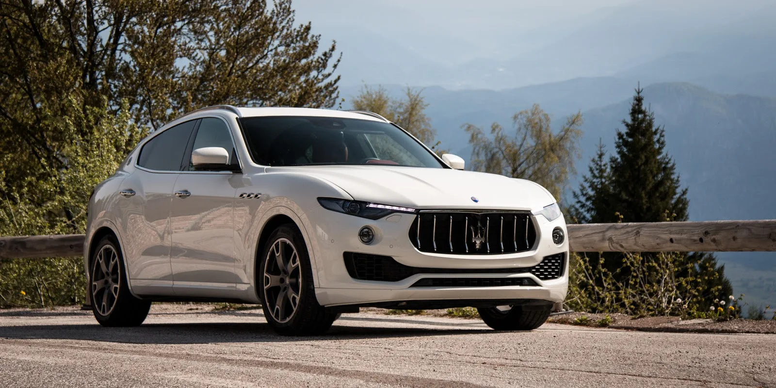 Maserati Levante 2017 hứa hẹn sẽ mang đến làn gió mới trong phân SUV hạng sang
