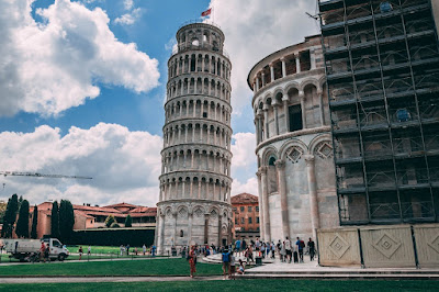 برج بيزا المائل على قائمة أفضل 5 أماكن سياحية في إيطاليا