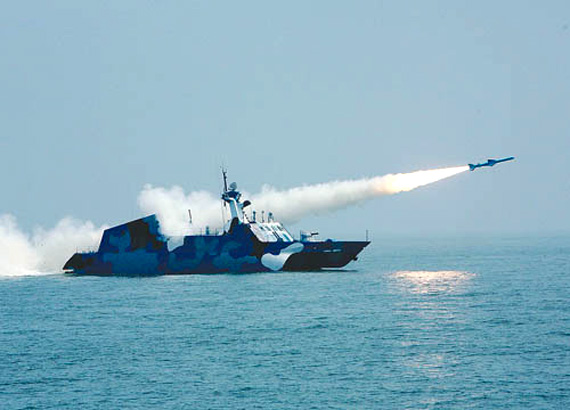WORLD DEFENCE: Chinese Type 022 Missile Boat