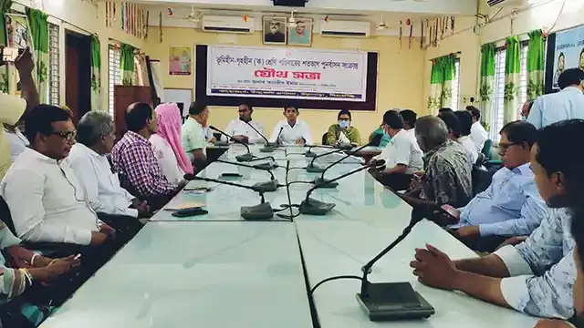 উল্লাপাড়ায় ভুমি-গৃহহীন পরিবারকে শতভাগ পুর্নবাসন সংক্রান্ত যৌথ সভা