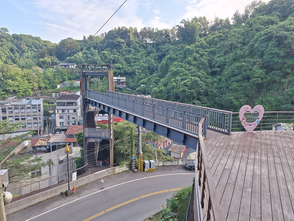 台南白河關子嶺風景區溫泉美食節泡湯吃美食賞燈飾，日夜都美麗