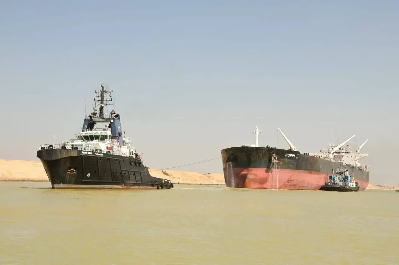 مصر: استئناف الملاحة في قافلة قناة السويس المتجهة شمالا خلال ساعات قليلة