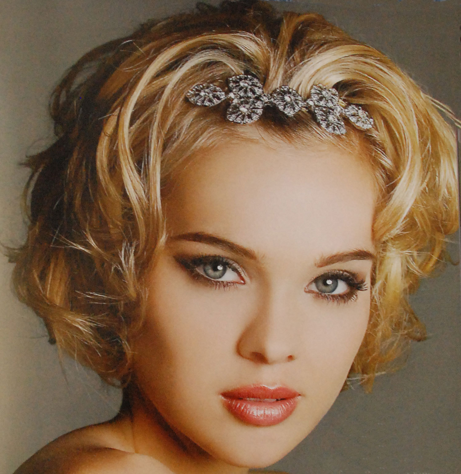 Retro trend Wild hair styles