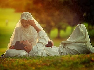 Suami istri romantis (foto wanitadara.com)