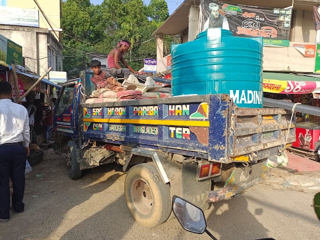 কক্সবাজারে প্রশাসনের আস্কারায় চলে হাজারো অবৈধ ডাম্পার!