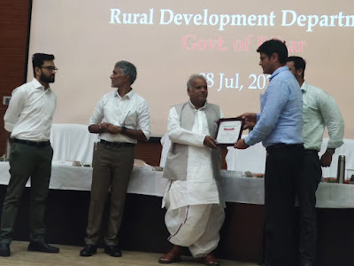 BREAKING NEWS GAYA DDC- Minister honored Gaya's DDC : गया के डीडीसी को मंत्री ने किया सम्मानित, AnjNewsMedia