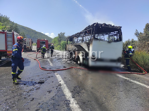Τουριστικό λεωφορείο με προσκόπους κάηκε ολοσχερώς στο δρόμο Λαμίας - Άμφισσας