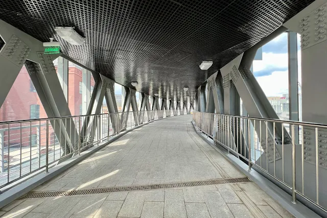 пешеходный мост над рекой Яузой (построен в 2022 году)