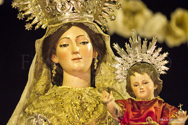 http://franciscogranadopatero35.blogspot.com/2015/09/virgen-del-carmen-en-arahal-por.html