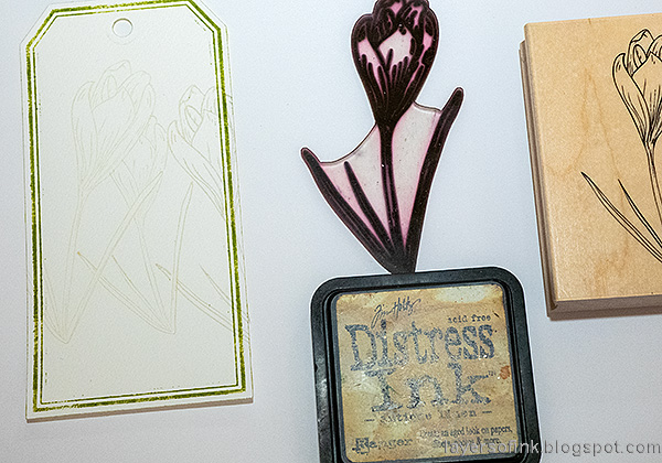 Layers of ink - Crocus in Pencil Tutorial by Anna-Karin Evaldsson. Stamp with Simon Says Stamp Thoughtful Flowers.