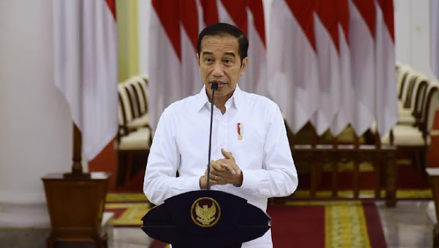 Presiden Jokowi Janji Guru Honorer Dapat Fasilitas PNS Plus Program