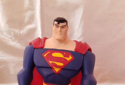 Anos 90, figura de ação articulado nos braços e virilha , a cintura foi colada  de Super homem  do desenho animado Justice League liga da Justiça DC - 25cm de altura  R$ 40,00
