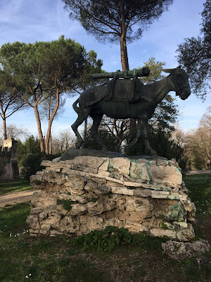 Statua Mulo Canonica