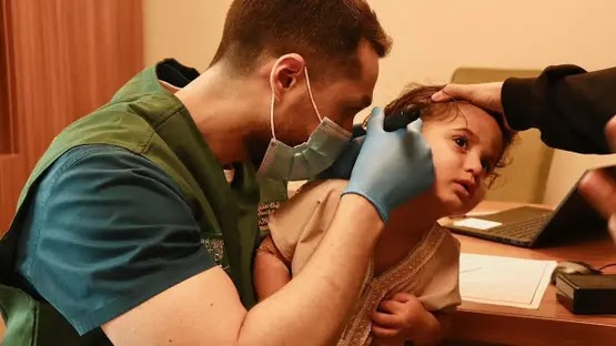 مركز الملك سلمان للإغاثة: سعوديون يتطوعون في 642 برنامجاً إنسانياً بـ67 دولة