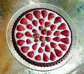 Vegan chocolate strawberry cocos cake top