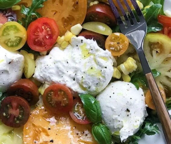 TOMATO AND BURRATA SPRING SALAD #vegetarian #appetizers