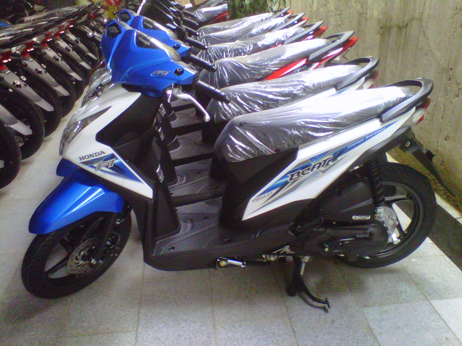 Download 72 Modifikasi Motor Honda Beat Biru Putih Terbaru Dan