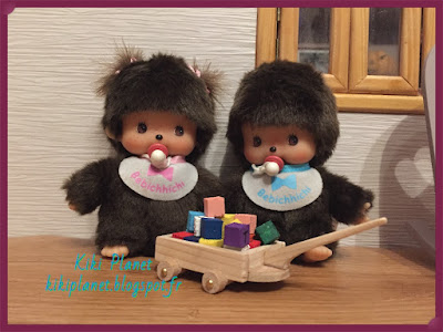 Jouet en bois pour kiki monchhichi ou bebichhichi. Chariot de cubes en bois miniature - handmade