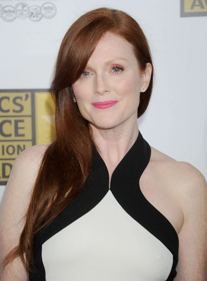 Julianne Moore goes for a monochrome look at the Critics' Choice Television Awards 2012