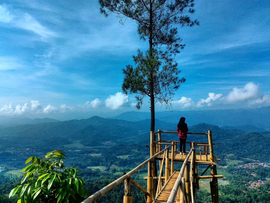 Bukit Panembongan Spot Selfie Kece Di Kuningan