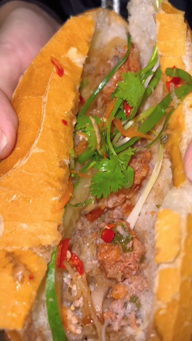 Hàng bánh <a href=