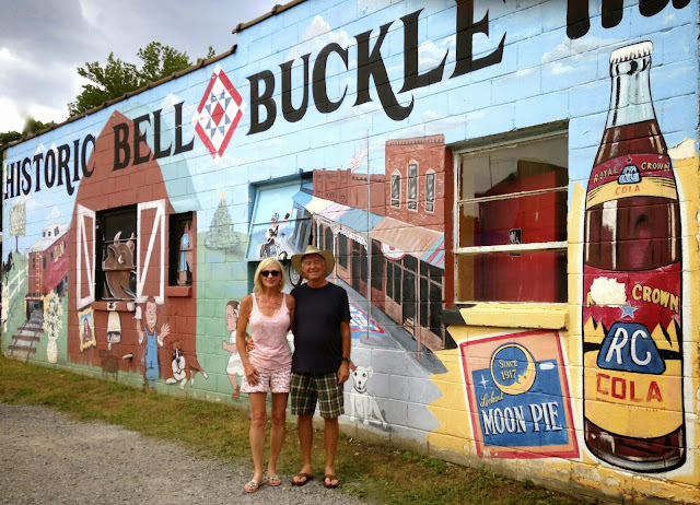 Bell Buckle Tn, Chattanooga Tn, Largest MoonPie, Bell Buckle Cafe, Southern Living Magazine, RC Cola, Moon Pie Festival, Southern Country CLOGGERS, Bluegrass Music, Southern Music, RC & MoonPie 10 miler, MoonPie Festival,  MoonPie Sundays, Southern Traditions.
