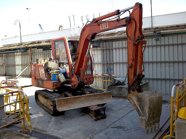 Construction Vehicles - Mercedes-Benz Trailer & SANY / IHI Excavator  @Central  (2008-2009)