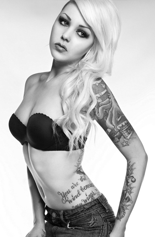 awesome_tattooed_beautiful_women_6