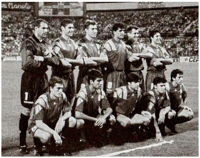 SELECCIÓN DE ESPAÑA. Temporada 1993-94. Zubizarreta, Fernando Hierro, Julio Salinas, Nadal, Claudio y Alcorta; Julen Guerrero, Guardiola, Solozábal, Toni y Jon Andoni Goicoechea. SELECCIÓN DE ESPAÑA 2 SELECCIÓN DE CHILE 0. 08/09/1993. Partido internacional amistoso. Alicante, España, estadio José Rico Pérez.