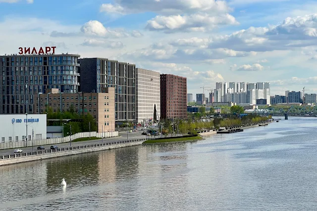 вид с Автозаводского моста, Москва-река, жилой комплекс «ЗИЛАРТ»