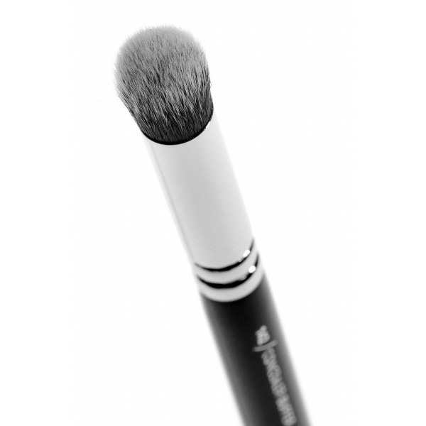 http://www.bekamakeup.com/es/product/zoeva-brocha-para-corrector-142-concealer-buffer