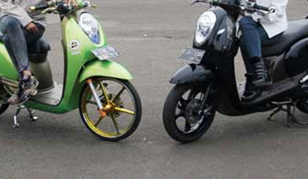 Foto gambar modifikasi scoopy fi velg ring 14 atau 17 