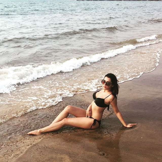 Ruhi singh pics in bikini 