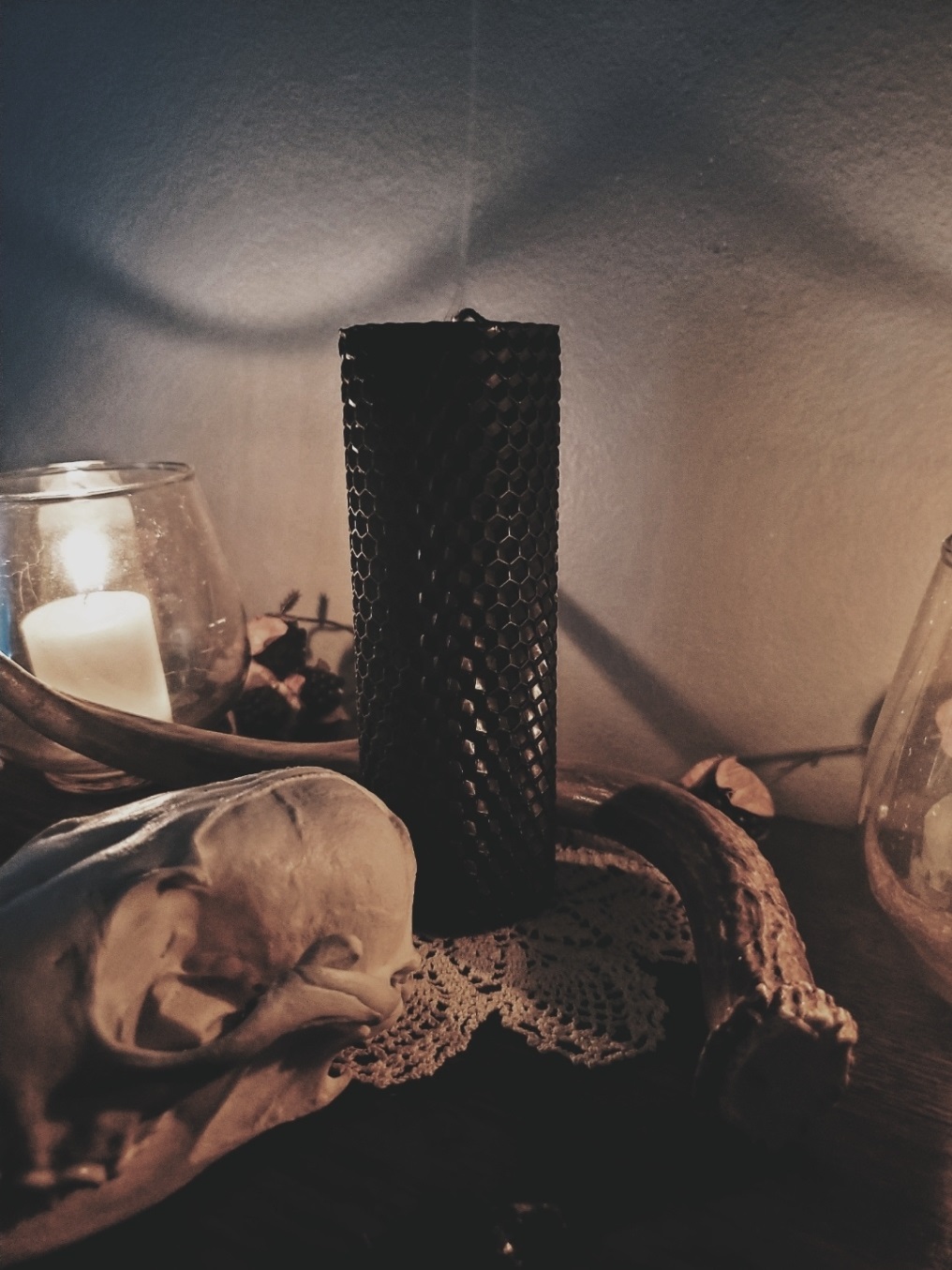 altar, sabbat, Samhain, Halloween, witchcraft, witchy, hedgewitch, pagan, neopagan, wiccan, wicca