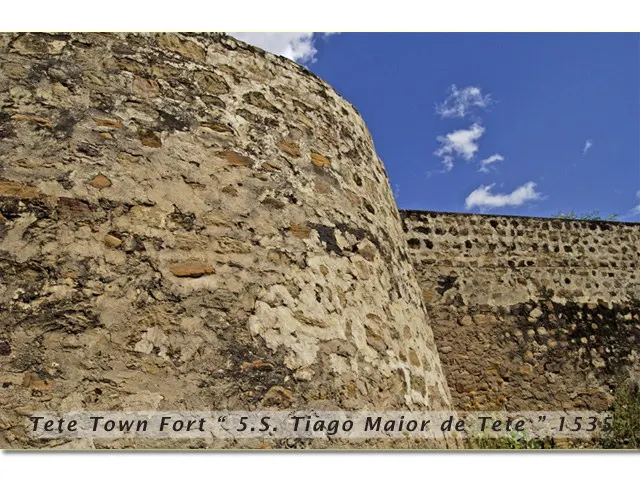 Moçambique - Tete - Cidade de Tete:A fort built by the Portuguese in ancient times.