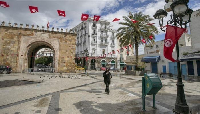 تونس تواجه خطر موجة كورونا الثالثة.. وتحذير من إنتشار الوباء
