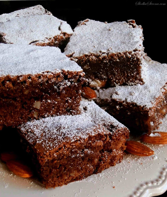 Ciasto Czekoladowe z Migdałami (Brownies z Migdałami) - Przepis - Słodka Strona